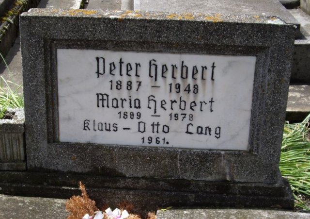 Herbert Peter 1887-1948 Bartmus Maria 1889-1979 Grabstein